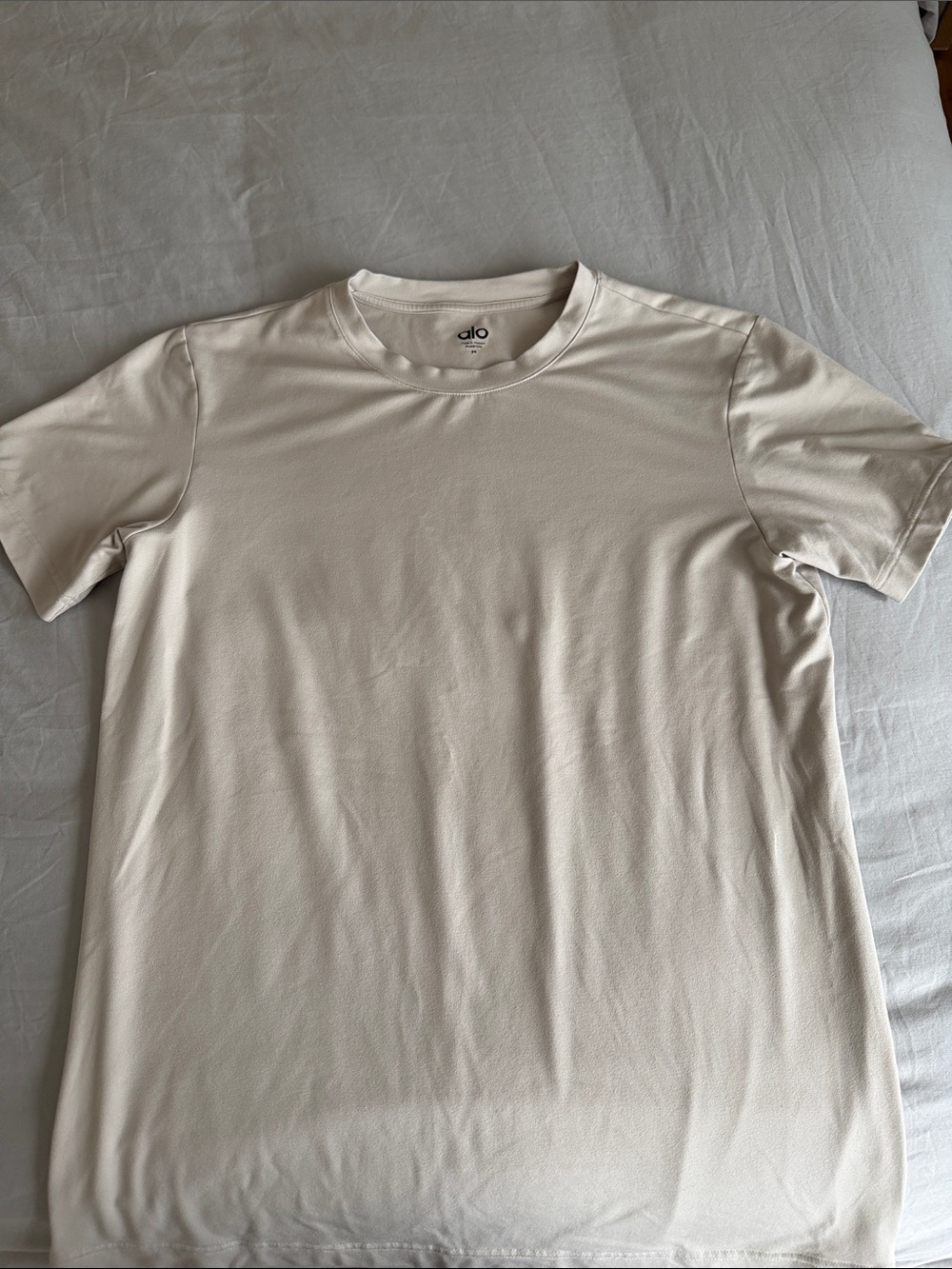 ALO Yoga Men’s Crew Neck T-Shirt in Off-White